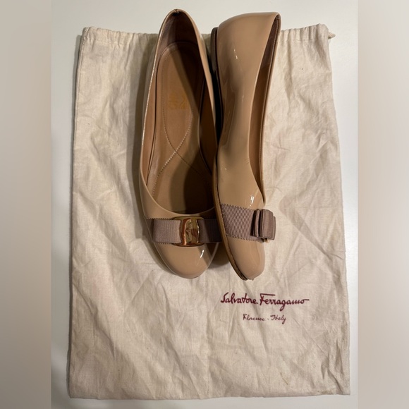 SOLD Salvatore Ferragamo Varina Patent Leather Ballet Flats Amaretti 8B narrow - Picture 3 of 13